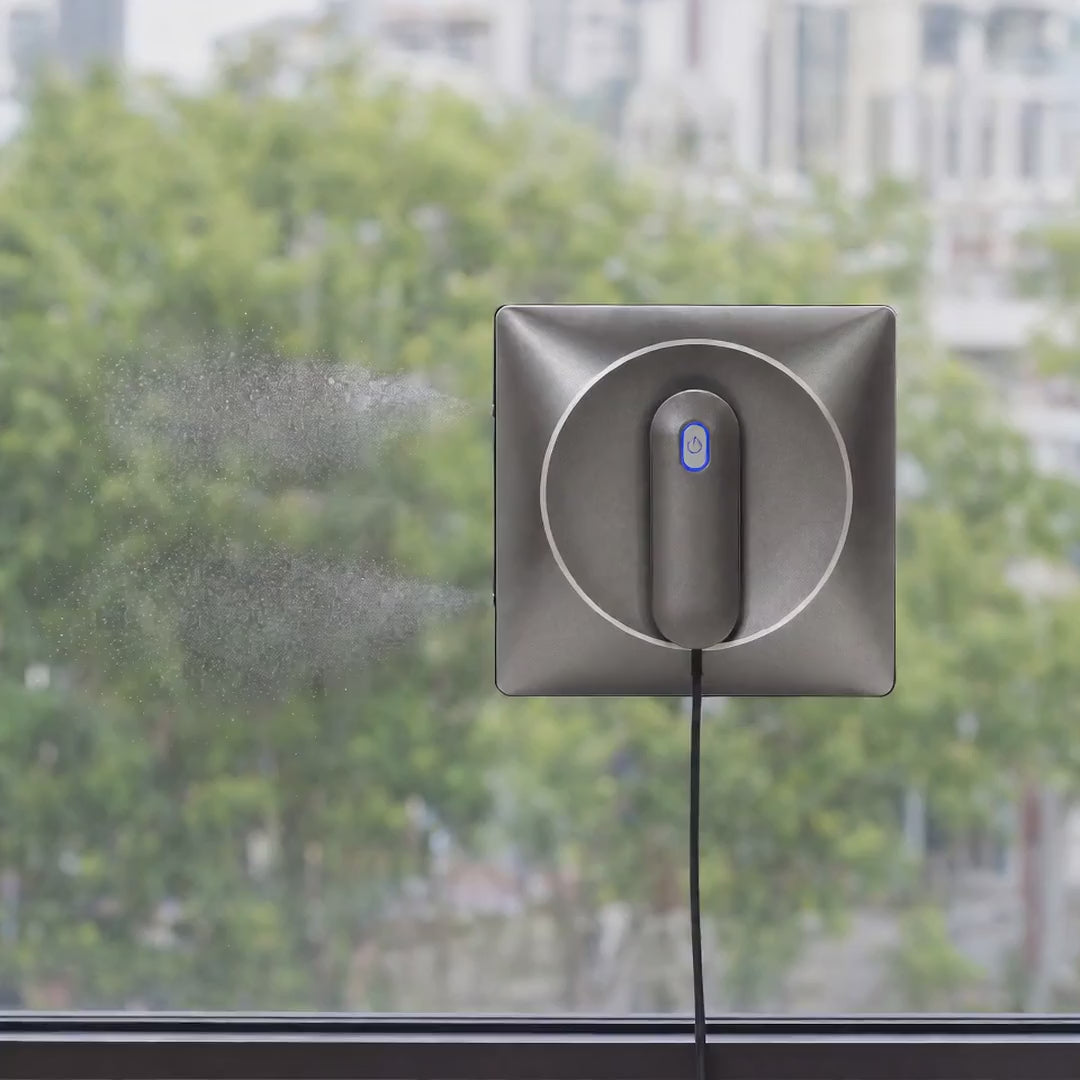 Window Cleaning Robot with Two-Way Water Spray - video